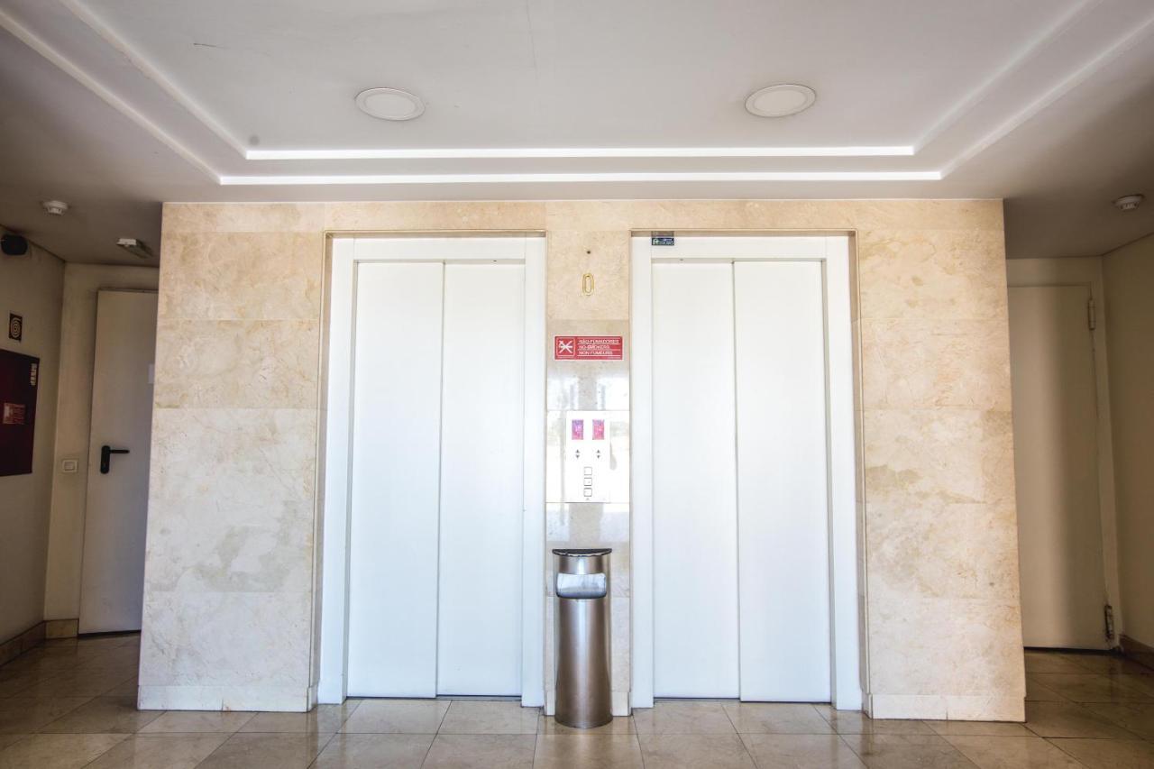 Lisbon Relax Pool Apartment - Free Parking Garage Exterior foto